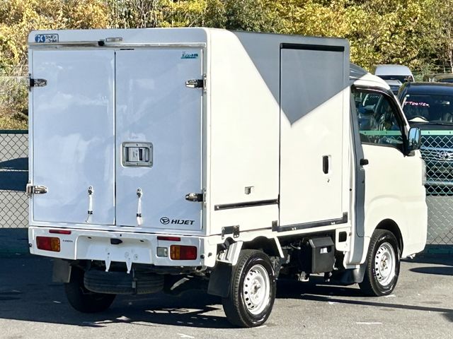 DAIHATSU HIJET truck 4WD 2017