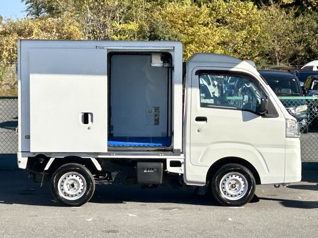 DAIHATSU HIJET truck 4WD 2017