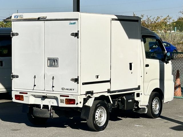 DAIHATSU HIJET truck 4WD 2017
