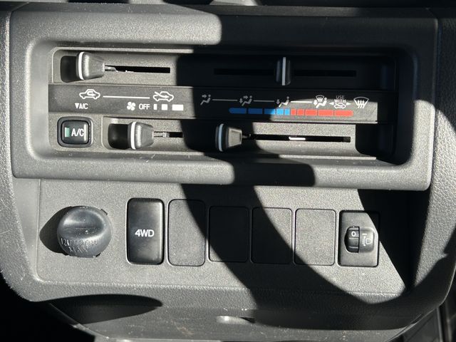 DAIHATSU HIJET truck 4WD 2017