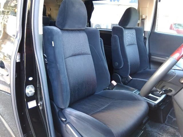 TOYOTA VELLFIRE 2009