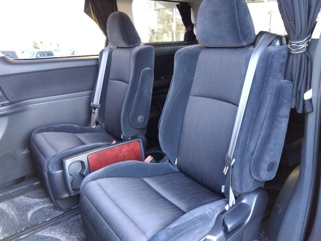 TOYOTA VELLFIRE 2009