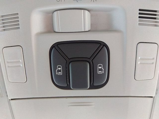 TOYOTA VELLFIRE 2009