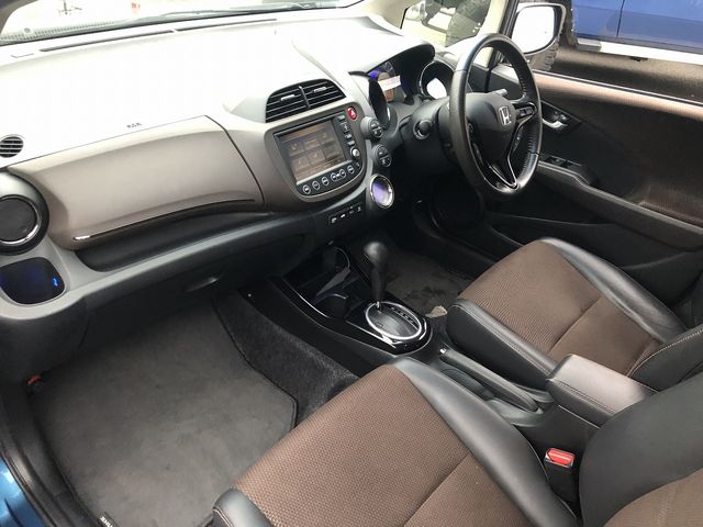 HONDA FIT SHUTTLE HYBRID 2013