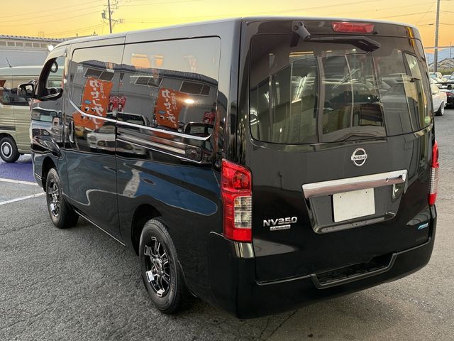 NISSAN NV350 CARAVAN 4WD 2013