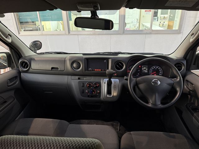 NISSAN NV350 CARAVAN 4WD 2013