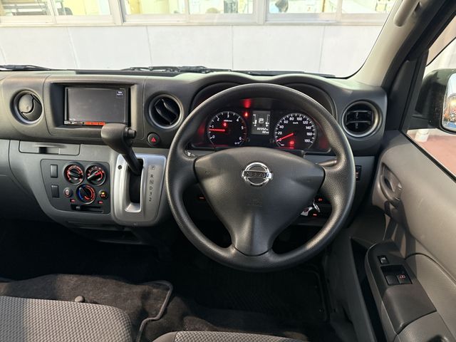 NISSAN NV350 CARAVAN 4WD 2013