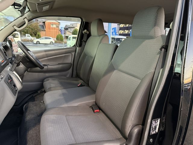 NISSAN NV350 CARAVAN 4WD 2013