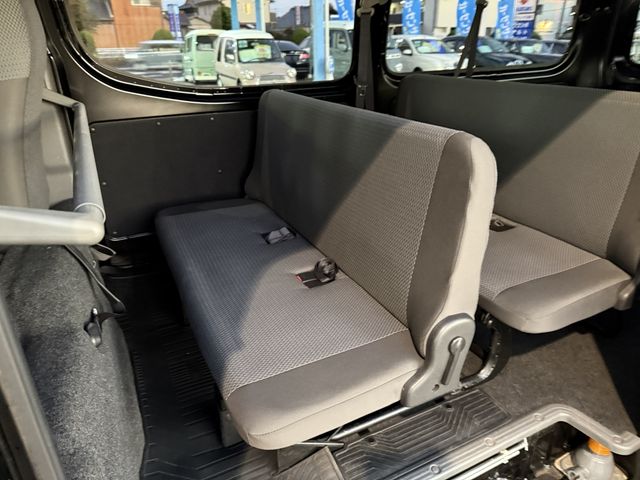 NISSAN NV350 CARAVAN 4WD 2013