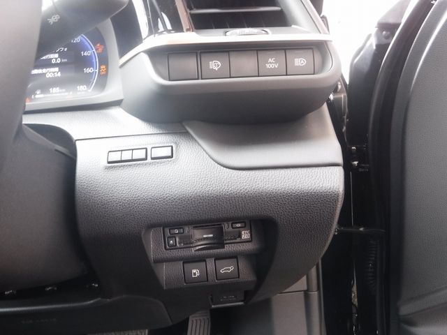 TOYOTA CROWN ESTATE 4WD 2025