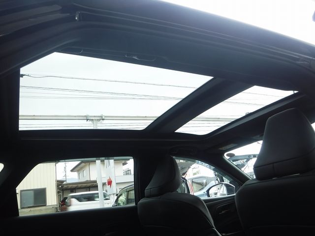 TOYOTA CROWN ESTATE 4WD 2025