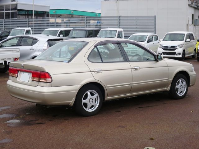 NISSAN SUNNY sedan 2004