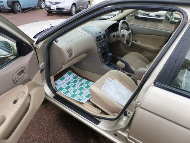 NISSAN SUNNY sedan 2004