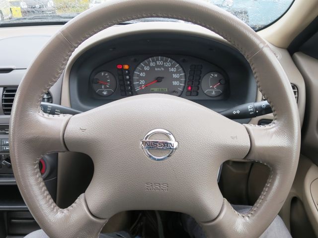 NISSAN SUNNY sedan 2004