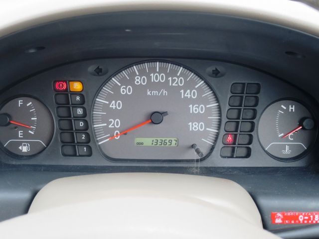 NISSAN SUNNY sedan 2004