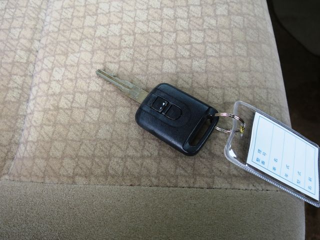 NISSAN SUNNY sedan 2004