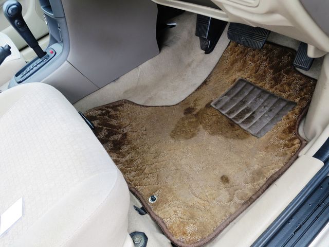 NISSAN SUNNY sedan 2004