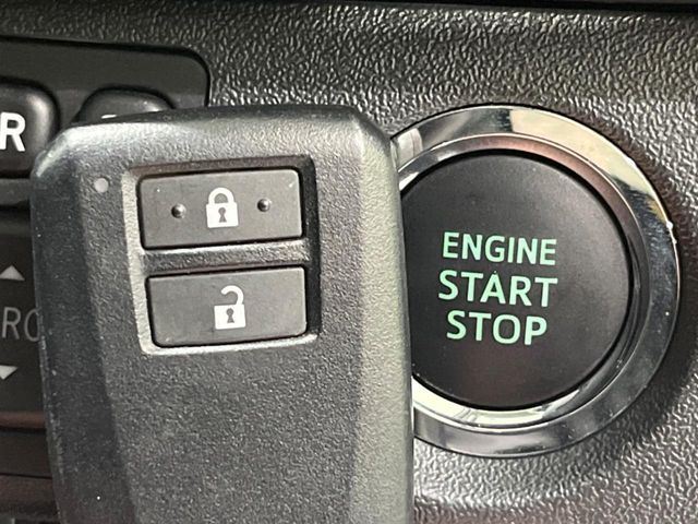 TOYOTA HIACE van 4WD 2022