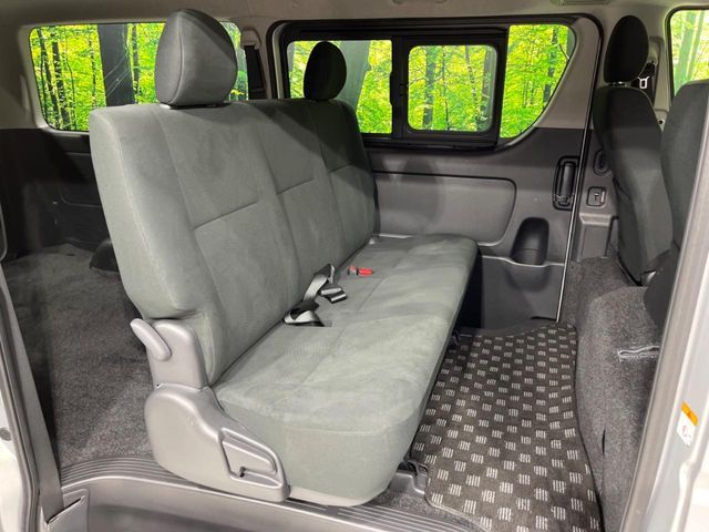 TOYOTA HIACE van 4WD 2022