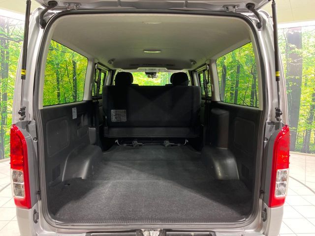 TOYOTA HIACE van 4WD 2022