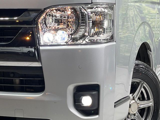 TOYOTA HIACE van 4WD 2022