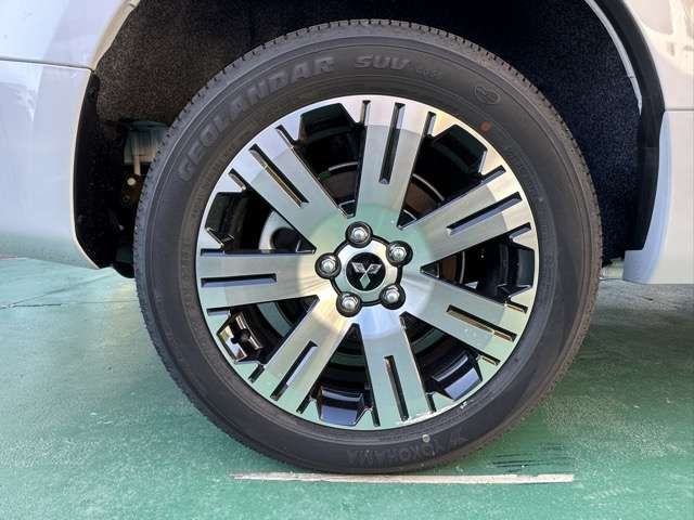 MITSUBISHI DELICA D:5 4WD 2024