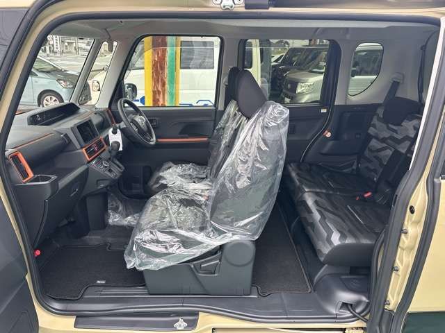 DAIHATSU TANTO FAN CROSS 2025