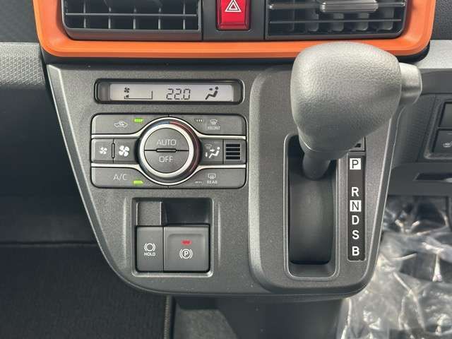 DAIHATSU TANTO FAN CROSS 2025