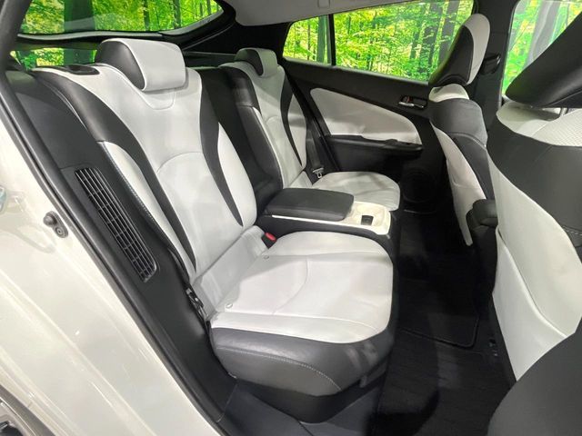 TOYOTA PRIUS PHV 2017