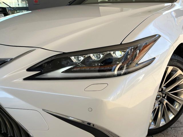 TOYOTA LEXUS ES300h 2019