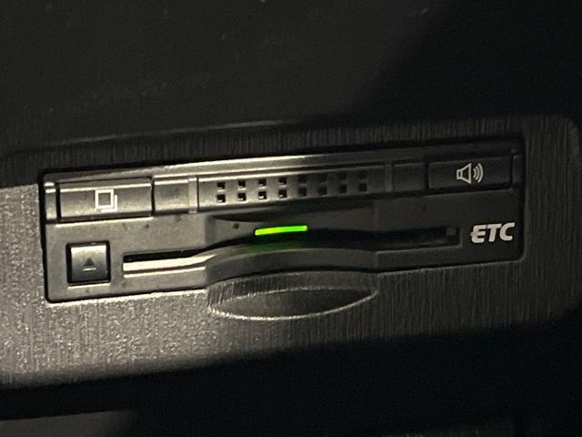 TOYOTA PRIUS Alpha 2015