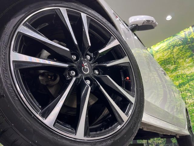 TOYOTA PRIUS Alpha 2015