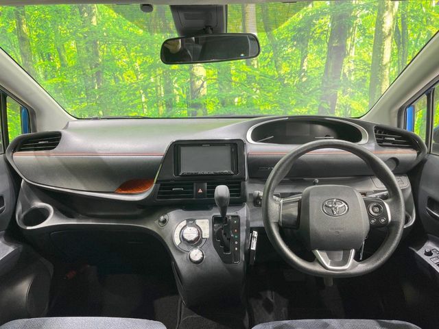 TOYOTA SIENTA HYBRID 2015