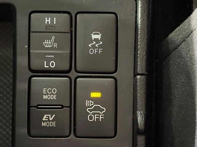 TOYOTA VITZ HYBRID 2017