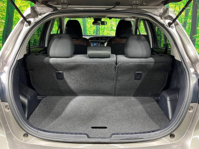 TOYOTA VITZ HYBRID 2017