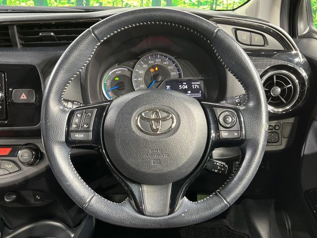 TOYOTA VITZ HYBRID 2017