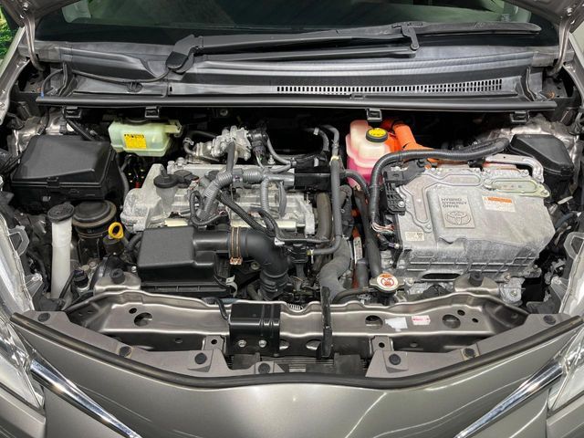 TOYOTA VITZ HYBRID 2017