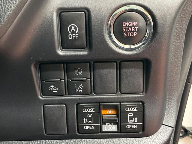 TOYOTA VOXY 4WD 2019