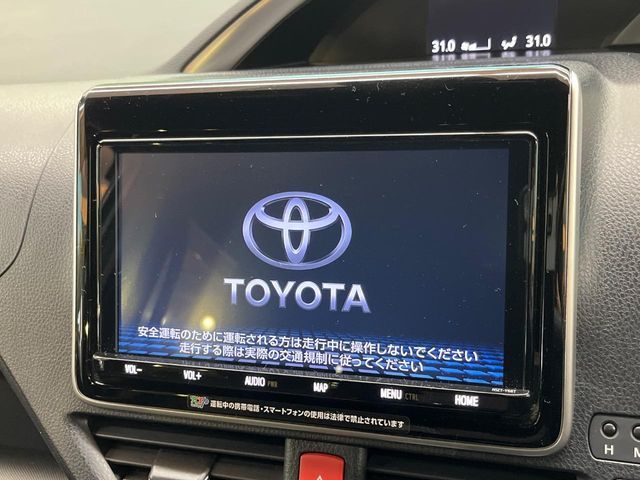 TOYOTA VOXY 4WD 2019