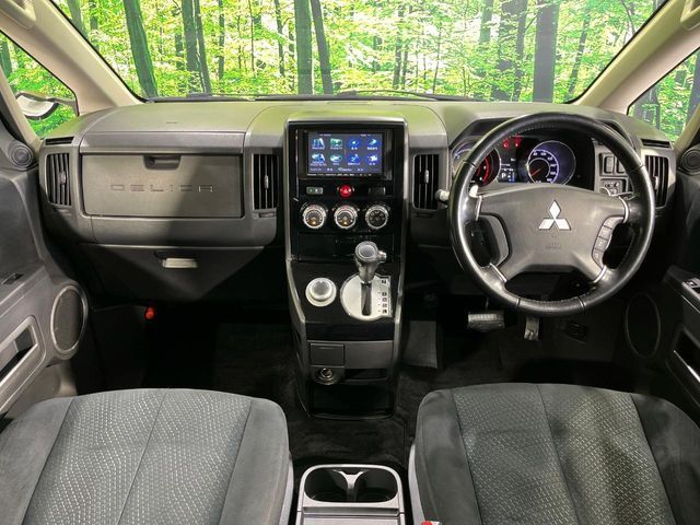 MITSUBISHI DELICA D:5 4WD 2014