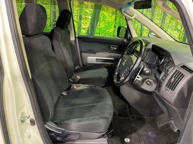 MITSUBISHI DELICA D:5 4WD 2014