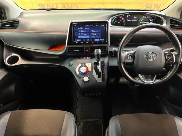 TOYOTA SIENTA HYBRID 2021