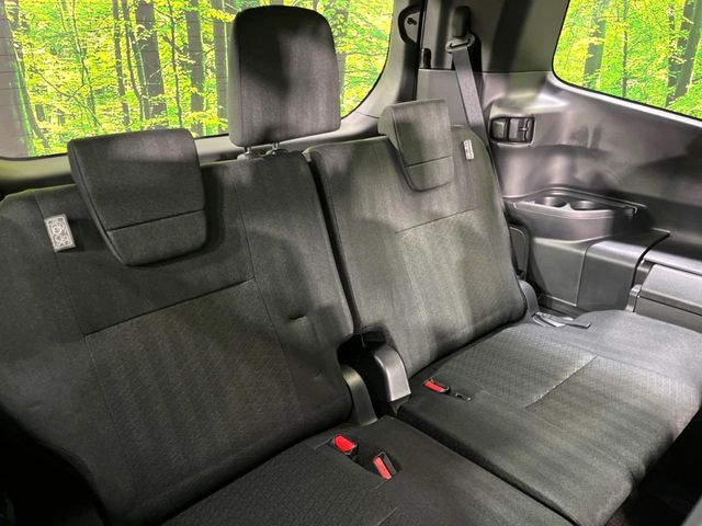 TOYOTA VOXY HYBRID 4WD 2023