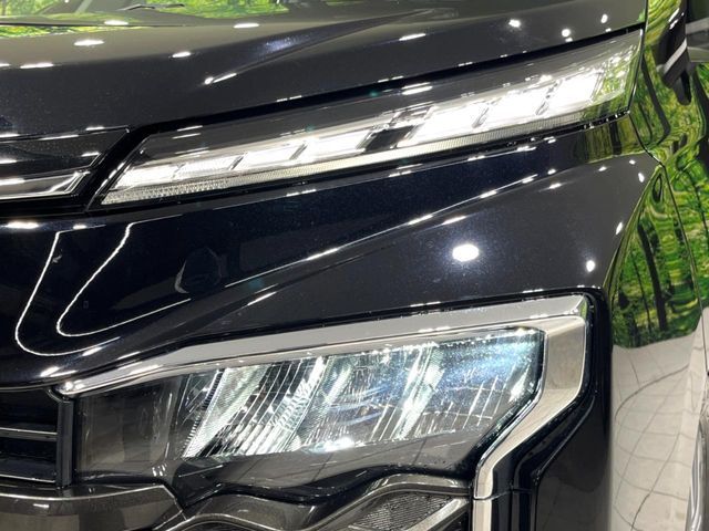 TOYOTA VOXY HYBRID 4WD 2023