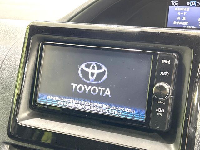 TOYOTA VOXY 2018