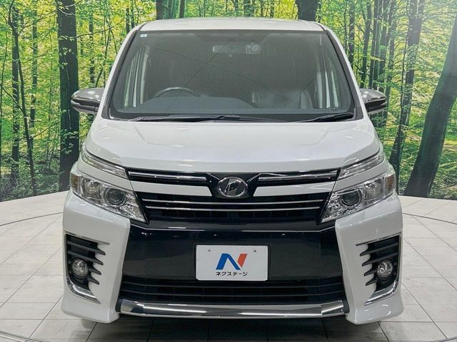TOYOTA VOXY 2015