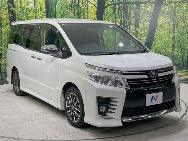 TOYOTA VOXY 2015