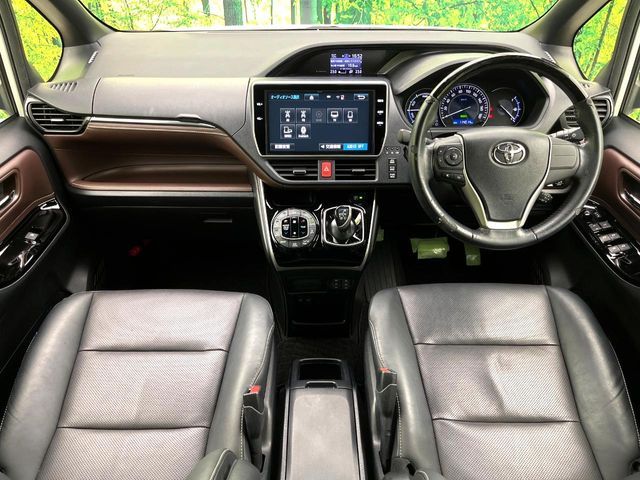 TOYOTA ESQUIRE HYBRID 2017