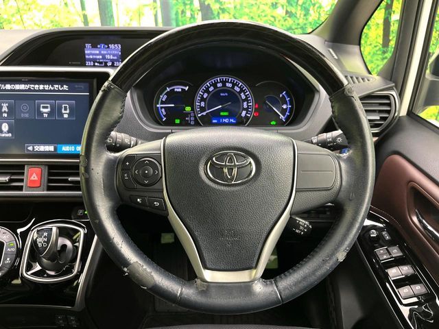 TOYOTA ESQUIRE HYBRID 2017