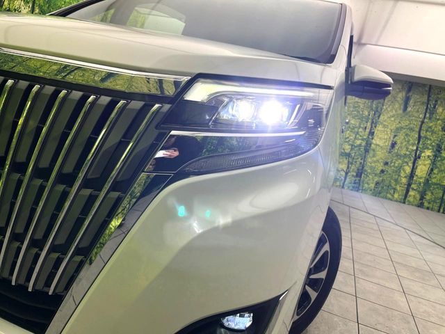 TOYOTA ESQUIRE HYBRID 2017